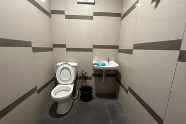 CHEAP 2 Sty Corner Semi-D at Bukit Sungai Long 