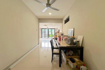 CHEAP 2 Sty Corner Semi-D at Bukit Sungai Long 