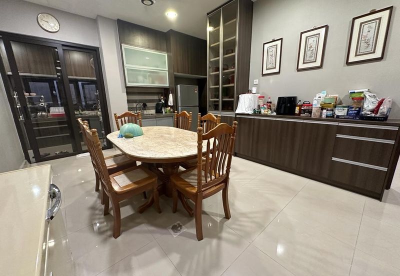 CHEAP 2 Sty Corner Semi-D at Bukit Sungai Long 