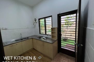 C H E A P 2.5 Storey Semi-D @ Sejati Hill, Sungai Long 