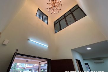 C H E A P 2.5 Storey Semi-D @ Sejati Hill, Sungai Long 