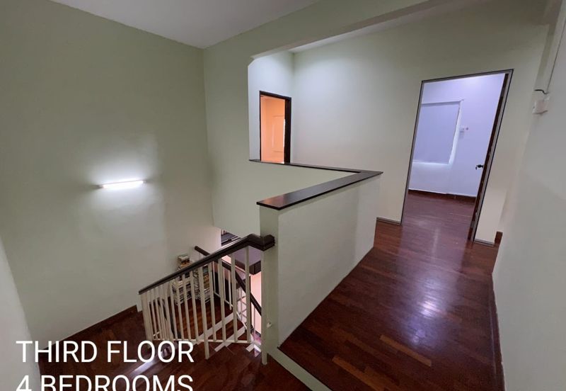 C H E A P 2.5 Storey Semi-D @ Sejati Hill, Sungai Long 