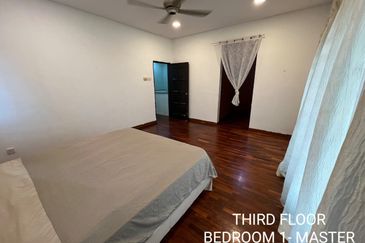 C H E A P 2.5 Storey Semi-D @ Sejati Hill, Sungai Long 