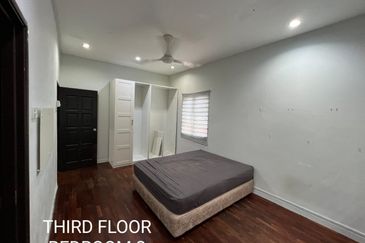 C H E A P 2.5 Storey Semi-D @ Sejati Hill, Sungai Long 