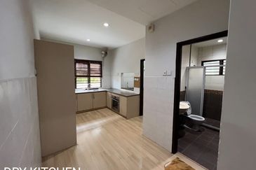 C H E A P 2.5 Storey Semi-D @ Sejati Hill, Sungai Long 