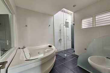 C H E A P 2 sty Semi D @ Wira Heights with good condition