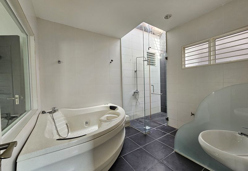 C H E A P 2 sty Semi D @ Wira Heights with good condition