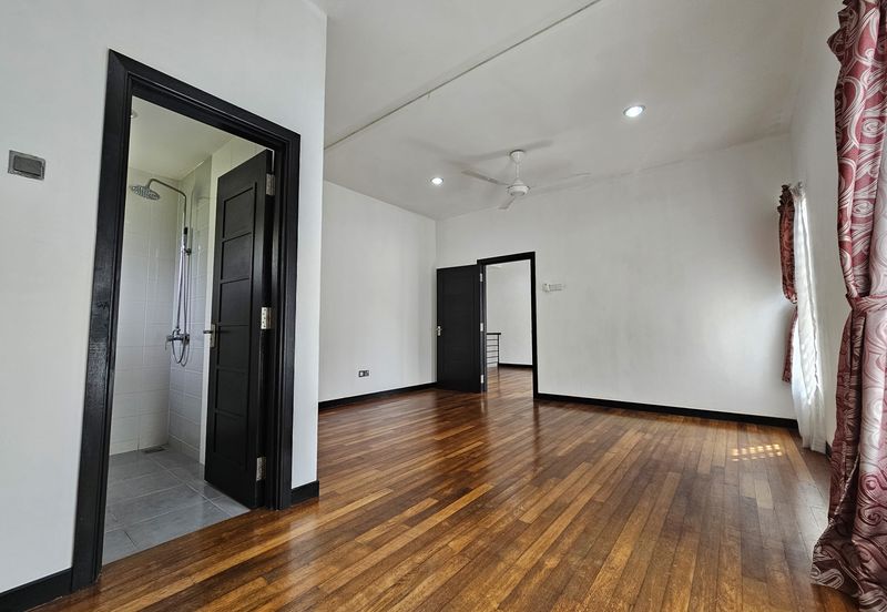 C H E A P 2 sty Semi D @ Wira Heights with good condition