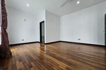 C H E A P 2 sty Semi D @ Wira Heights with good condition