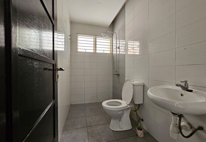 C H E A P 2 sty Semi D @ Wira Heights with good condition