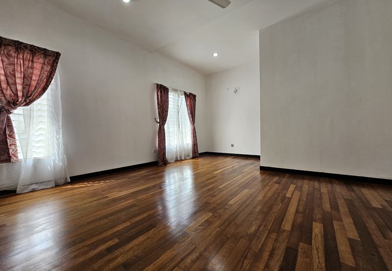 C H E A P 2 sty Semi D @ Wira Heights with good condition