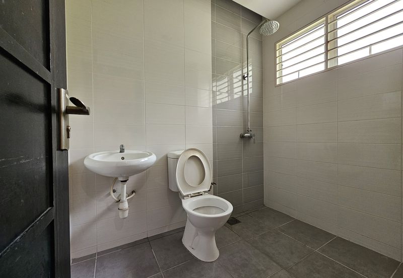 C H E A P 2 sty Semi D @ Wira Heights with good condition