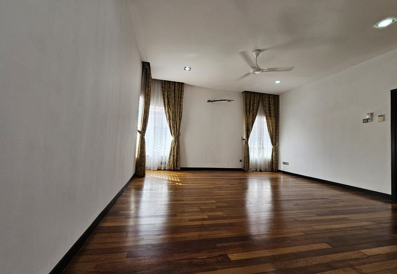 C H E A P 2 sty Semi D @ Wira Heights with good condition