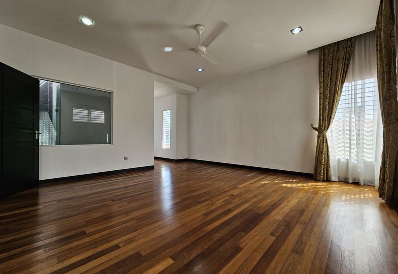 C H E A P 2 sty Semi D @ Wira Heights with good condition