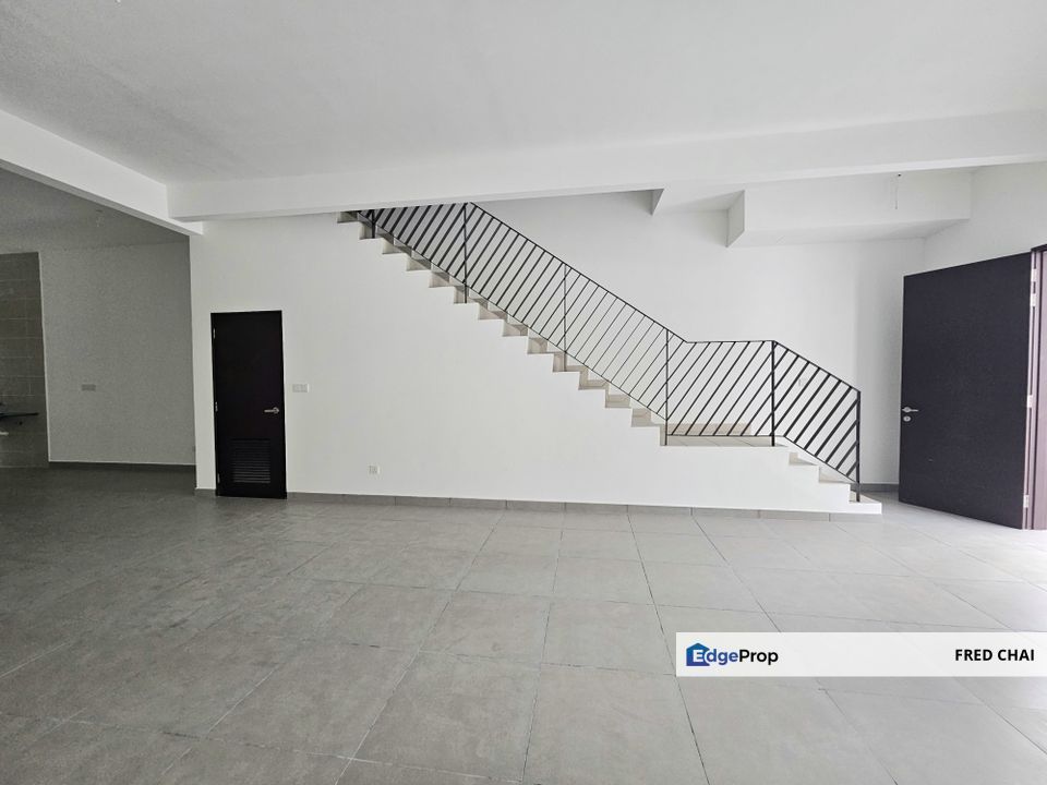 C H E A P 3 Storey Terrace @ Orchid Hills Cheras For Sale!, Selangor, Cheras