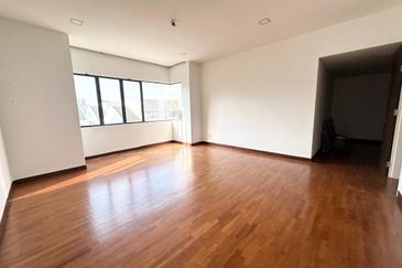 CHEAP 2.5 Sty Semi D at Twin Palm, Sungai Long with good condition & layout 