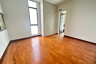 CHEAP 2.5 Sty Semi D at Twin Palm, Sungai Long with good condition & layout 