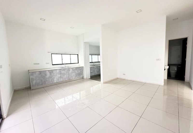 CHEAP 2.5 Sty Semi D at Twin Palm, Sungai Long with good condition & layout 