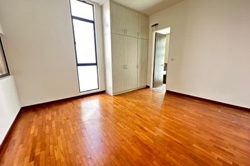 CHEAP 2.5 Sty Semi D at Twin Palm, Sungai Long with good condition & layout 