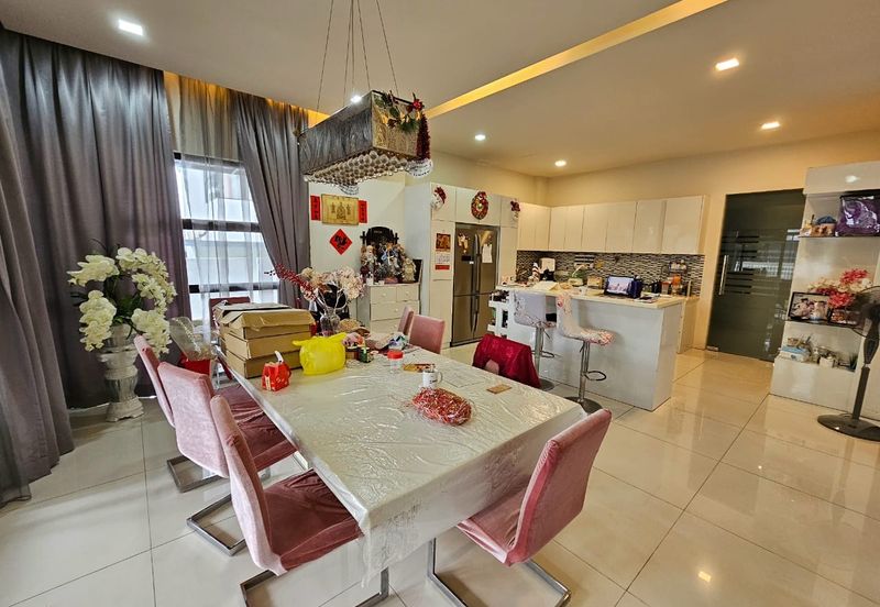 CHEAP 3 Sty Bungalow Endlot at Twin Palm Sungai Long