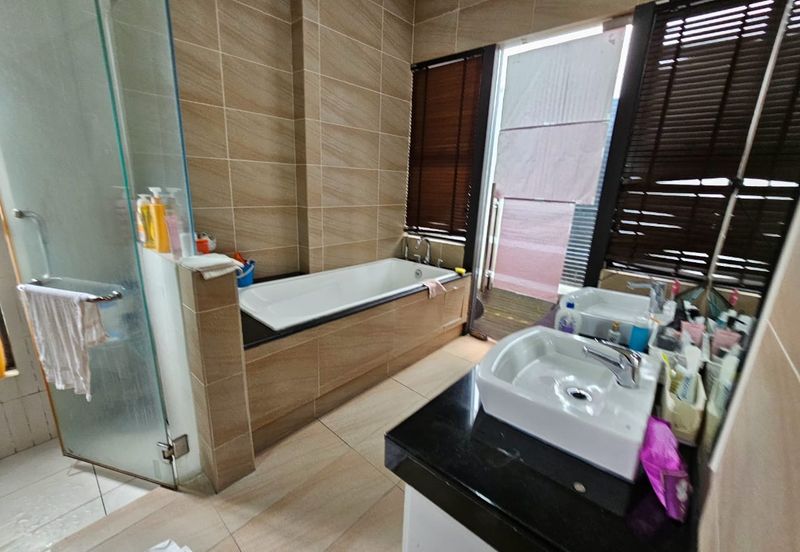 CHEAP 3 Sty Bungalow Endlot at Twin Palm Sungai Long