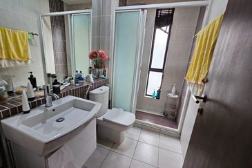 CHEAP 3 Sty Bungalow Endlot at Twin Palm Sungai Long