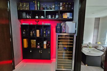 CHEAP 3 Sty Bungalow Endlot at Twin Palm Sungai Long