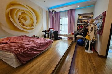 CHEAP 3 Sty Bungalow Endlot at Twin Palm Sungai Long