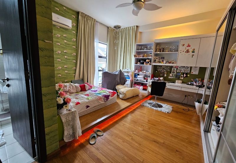 CHEAP 3 Sty Bungalow Endlot at Twin Palm Sungai Long