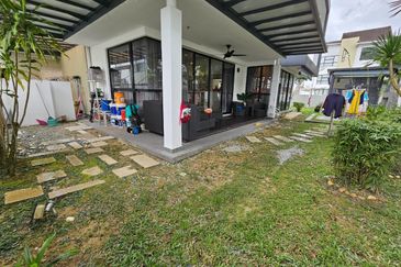 CHEAP 3 Sty Bungalow Endlot at Twin Palm Sungai Long