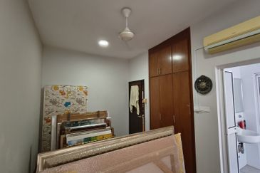 C H E A P 3 Storey Superlink @ Tmn Esplanad Bukit Jalil