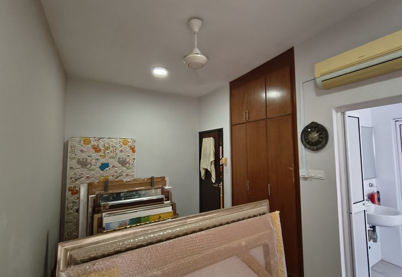 C H E A P 3 Storey Superlink @ Tmn Esplanad Bukit Jalil