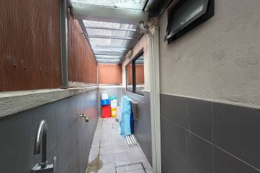 C H E A P 3 Storey Superlink @ Tmn Esplanad Bukit Jalil