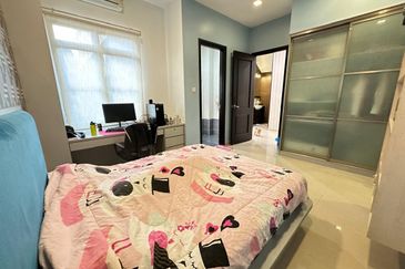 C H E A P 2 Sty Semi-D @ Bukit Sungai Long For Sale!