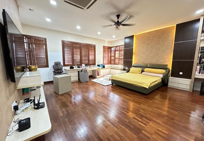 C H E A P 2 Sty Semi-D @ Bukit Sungai Long For Sale!