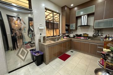 C H E A P 2 Sty Semi-D @ Bukit Sungai Long For Sale!