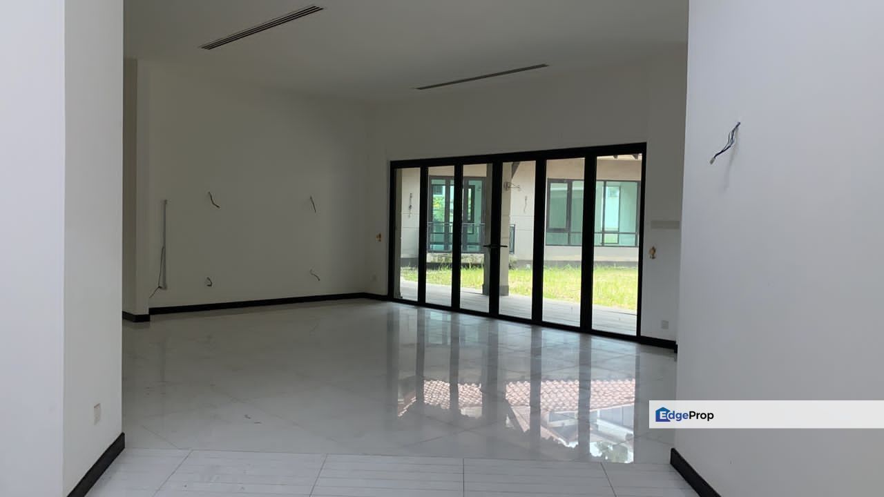 C H E A P Bungalow @ Gita Bayu with super big land, Selangor, Seri Kembangan