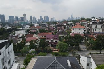 C H E A P 2 Sty Bungalow House @ Bangsar