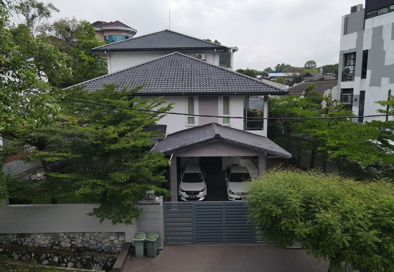 C H E A P 2 Sty Bungalow House @ Bangsar