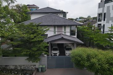 C H E A P 2 Sty Bungalow House @ Bangsar