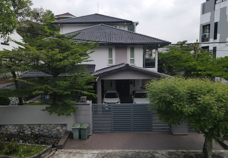 C H E A P 2 Sty Bungalow House @ Bangsar