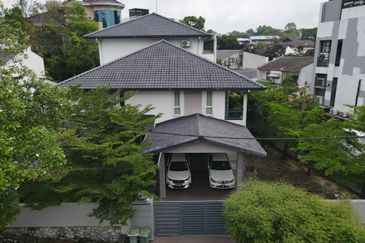 C H E A P 2 Sty Bungalow House @ Bangsar