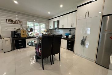 2Sty Corner Superlink With Big Land @ Bukit Sungai Long