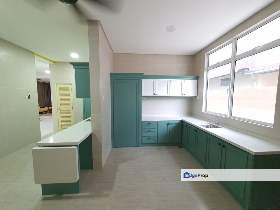 C H E A P Bungalow @ Lake valley Avenue 6 , Selangor, Batu 9th Cheras