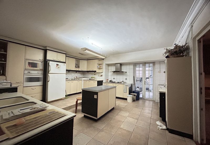 C H E A P Bangsar 2 Storey Bungalow House Basic Condition For Sale