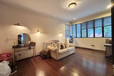 C H E A P Bangsar 2 Storey Bungalow House Basic Condition For Sale