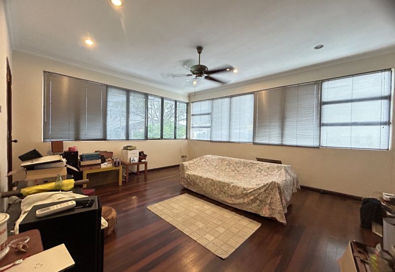 C H E A P Bangsar 2 Storey Bungalow House Basic Condition For Sale