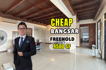 C H E A P Bangsar 2 Storey Bungalow House Basic Condition For Sale