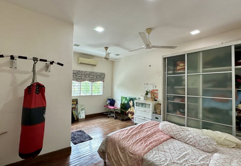 C H E A P Bangsar 2 Storey Semi D House For Sale