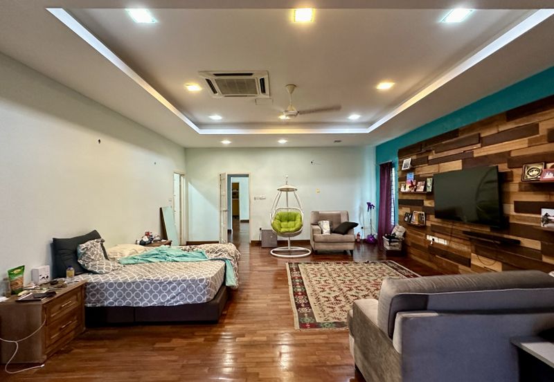 C H E A P Bangsar 2 Storey Semi D House For Sale